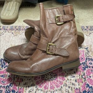 Steve Madden boots 8.5